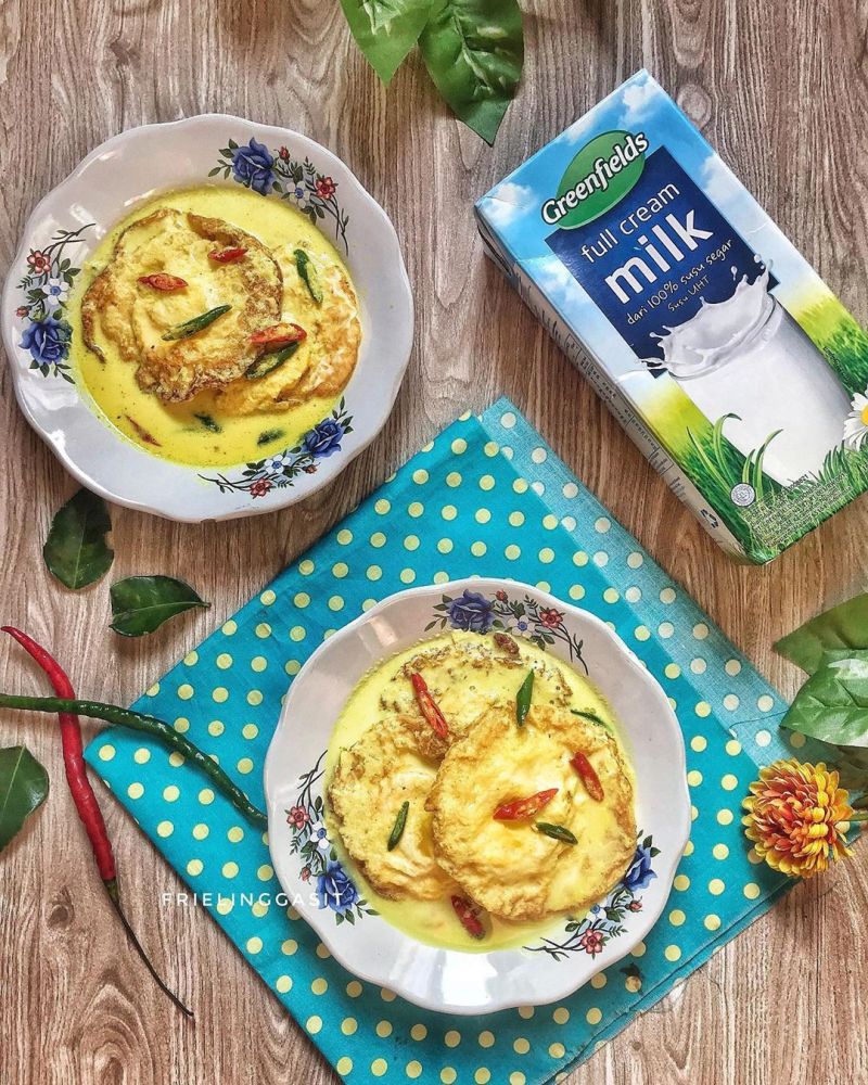 telur-ceplok-kuah-susu