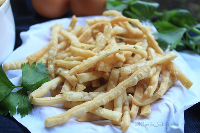 ladrang-stik-bawang-renyah