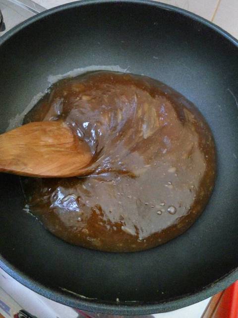 ongol-ongol-sagu-gula-merah