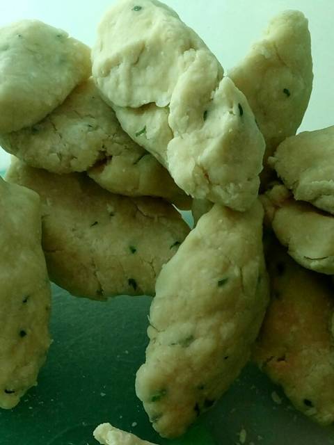 kue-bawang-renyah