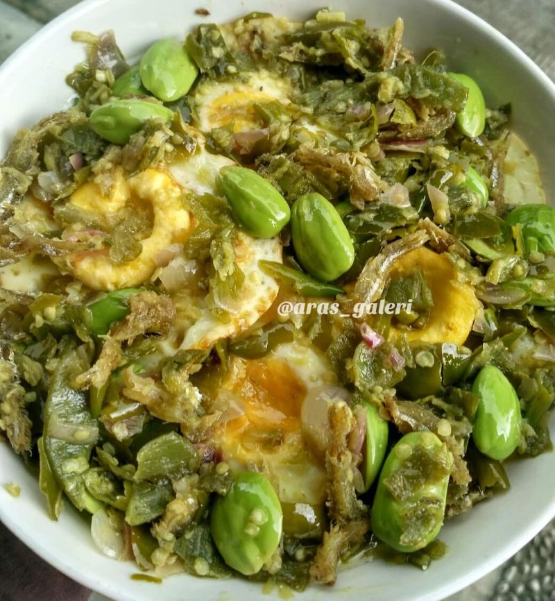 telur-ceplok-cabe-ijo