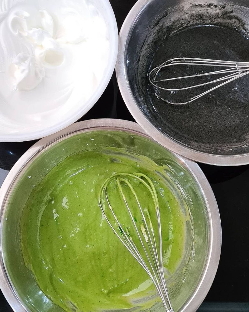 pandan-ketan-hitam-chiffon-cake