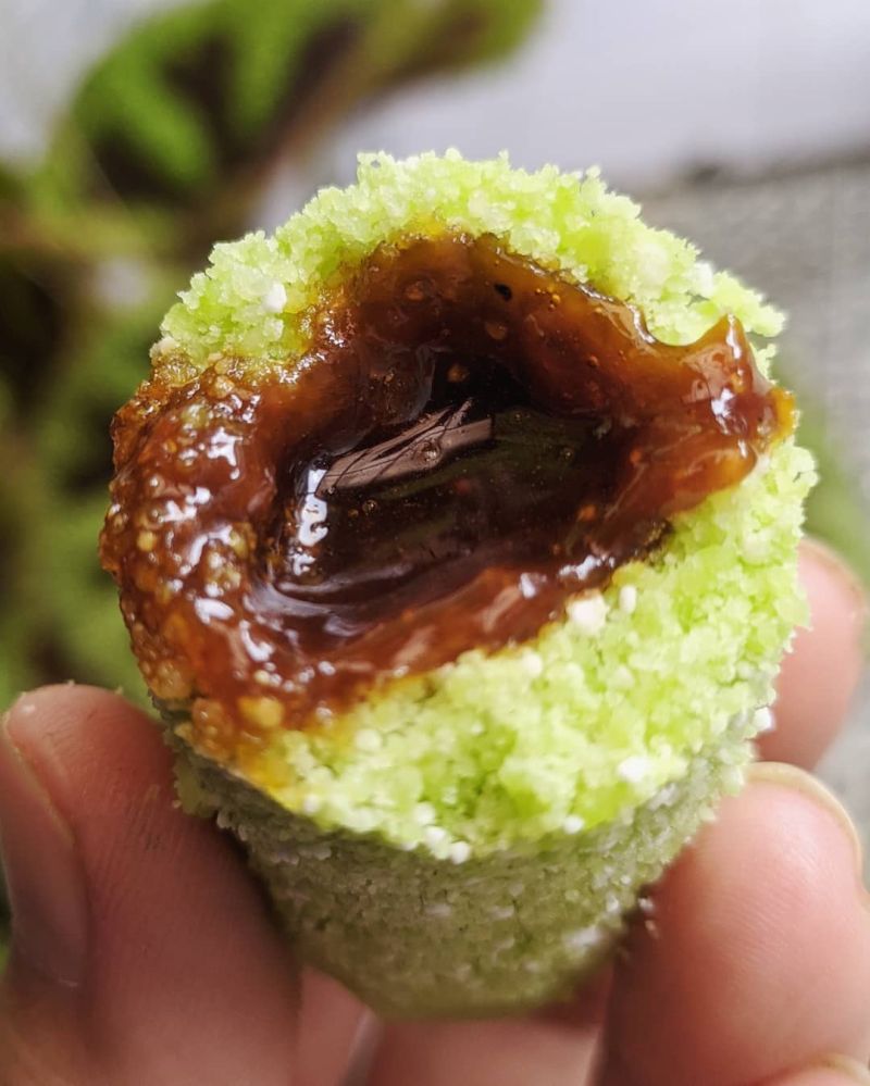 KUE-PUTU