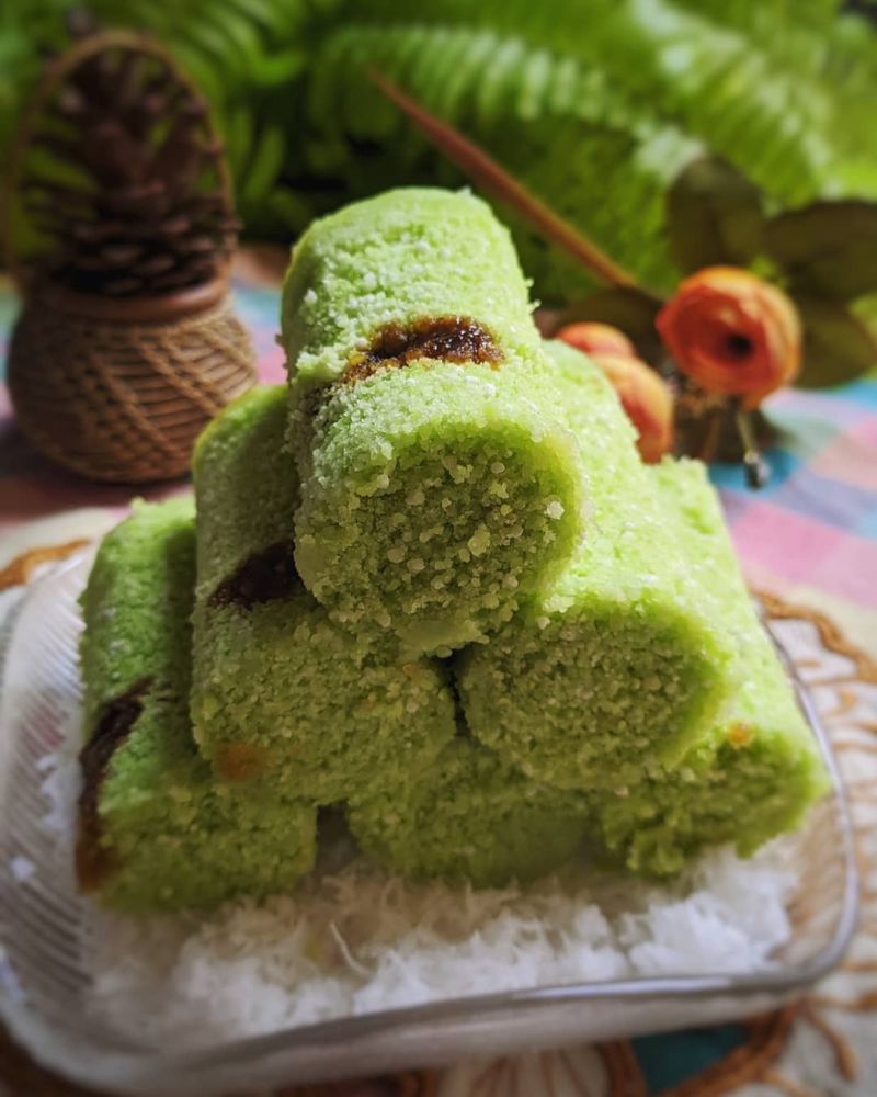 KUE-PUTU