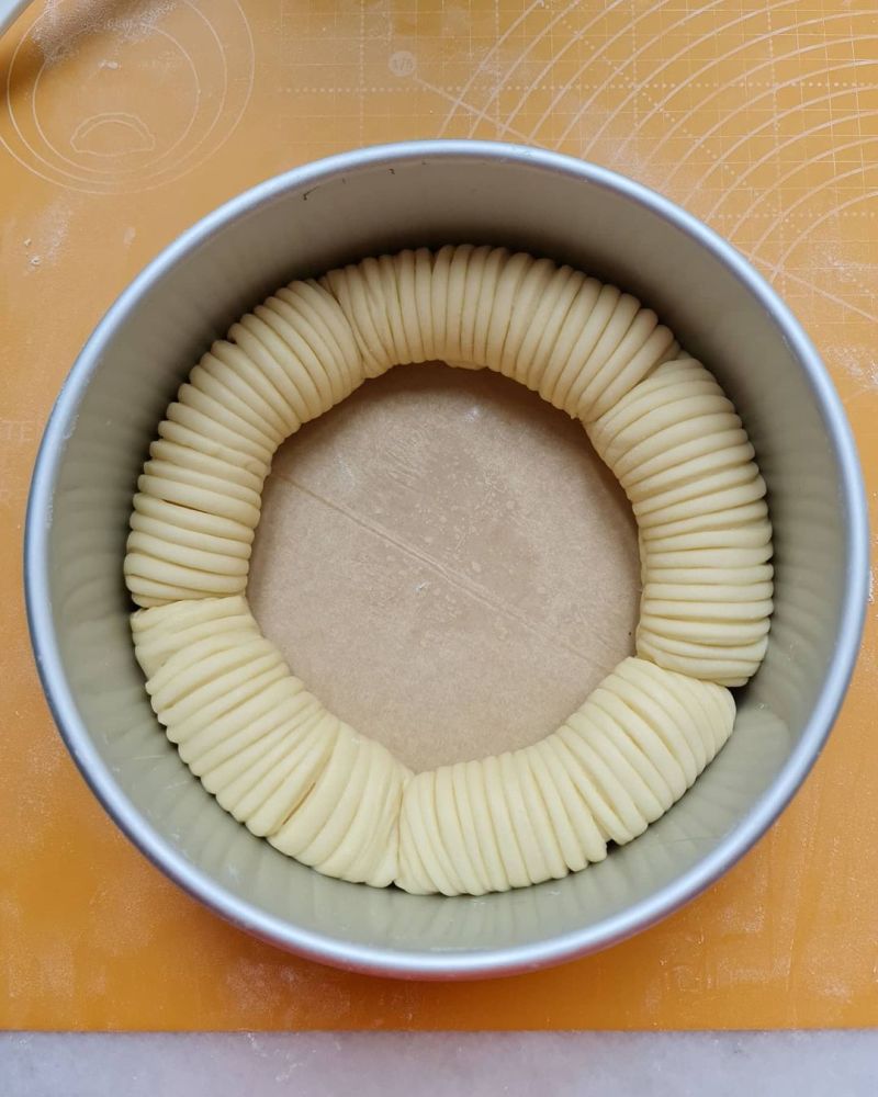 wool-roll-bread
