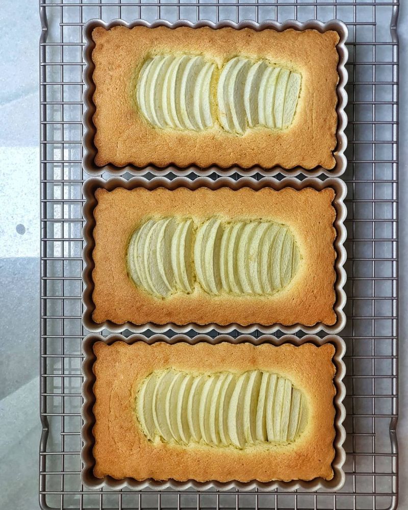 almond-apple-cake