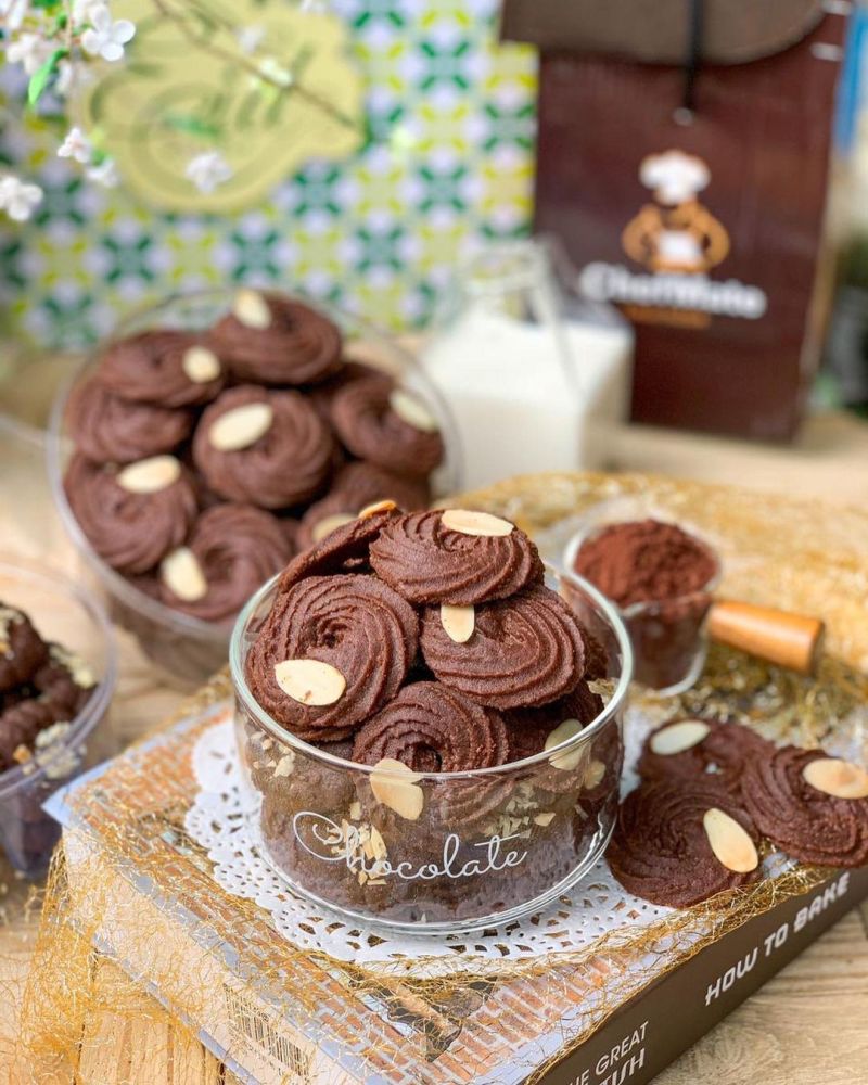 almond-chocolate-cookies