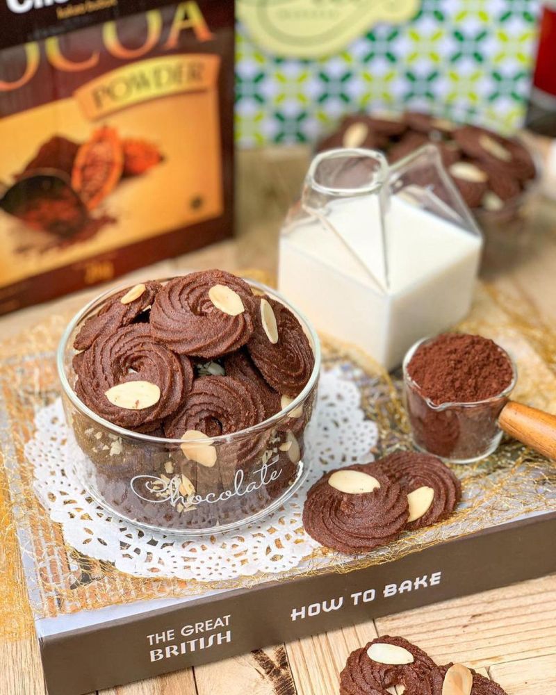 almond-chocolate-cookies