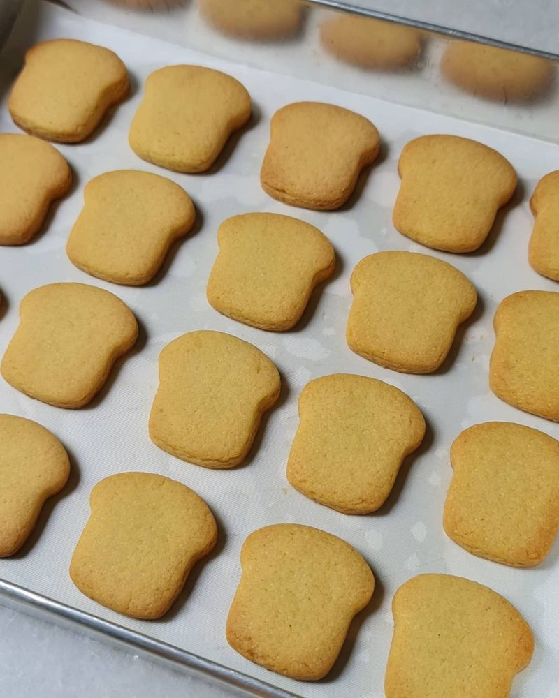egg-toast-bread-cookies