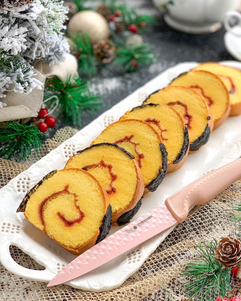 prunes-roll-cake