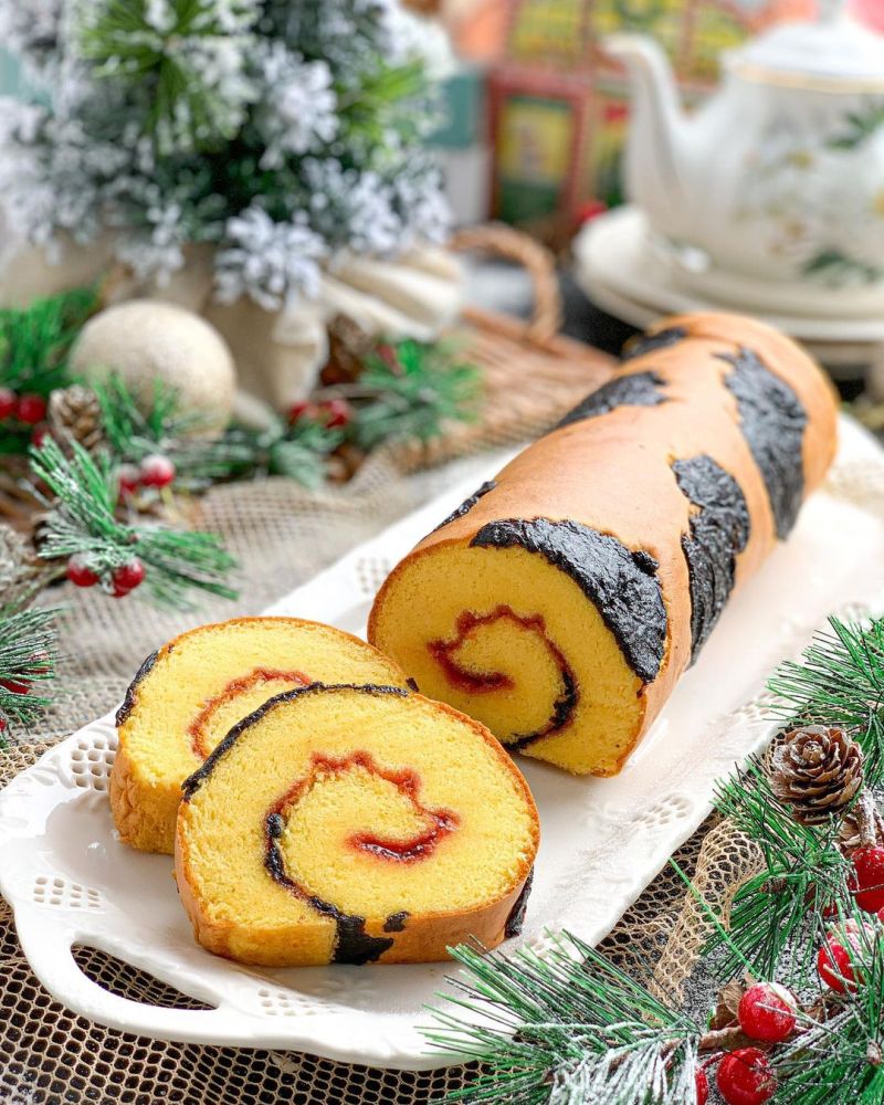 prunes-roll-cake