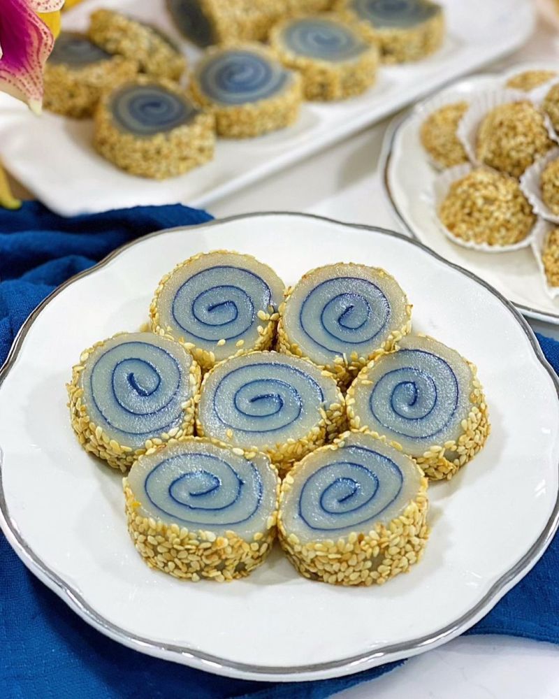 mochi-gulung-bunga-telang
