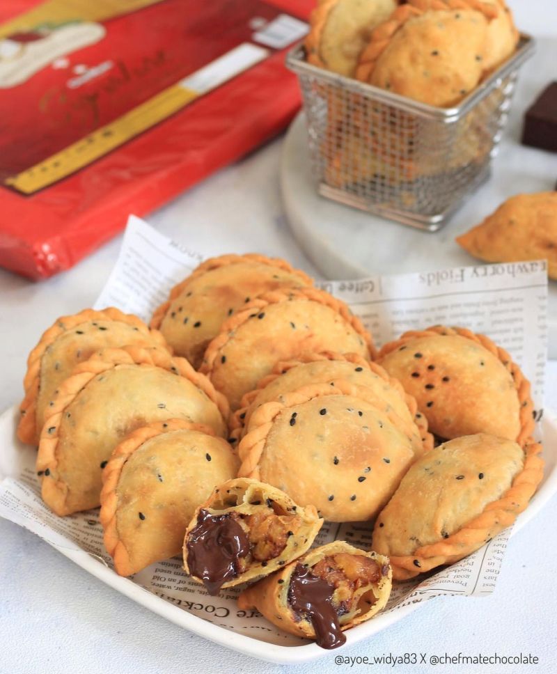pastel-pisang-coklat