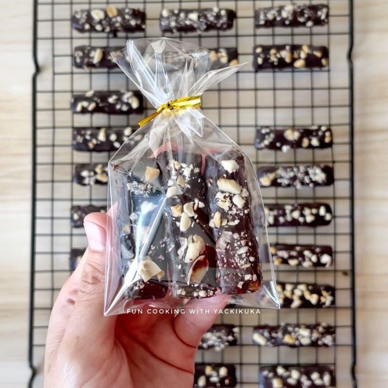 salted-caramel-chocolate-clusters