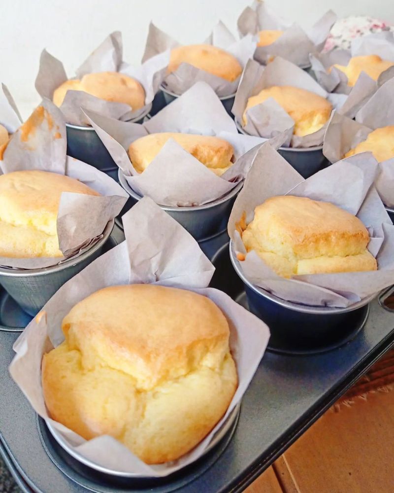 paper-wrapped-chiffon-cake