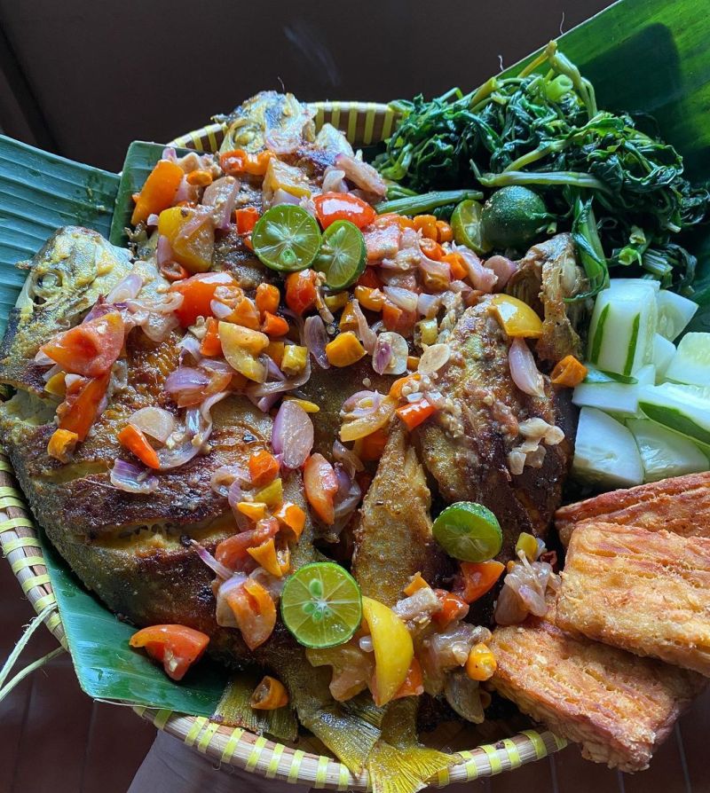 ikan-bakar-bumbu-kuning