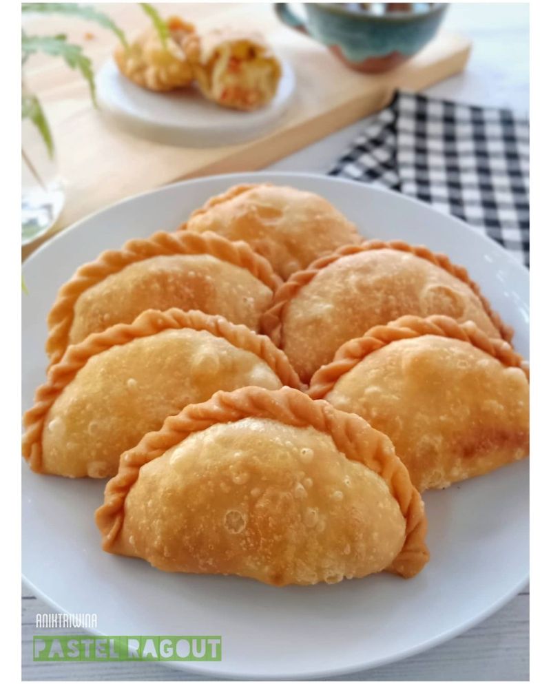 pastel-renyah-isi-ragout