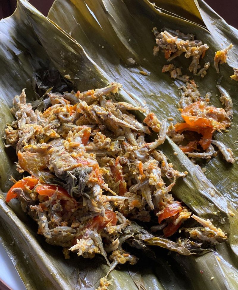 pepes-ikan-teri-basah
