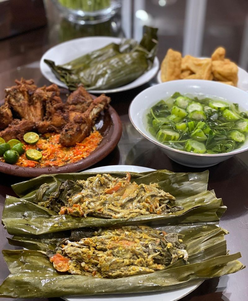 pepes-ikan-teri-basah