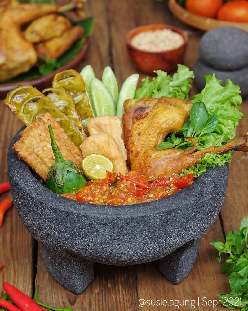 ayam-goreng-penyetan