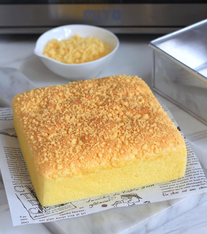 custard-crumble-cake