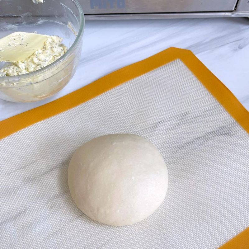 fluffy-garlic-cheese-bread