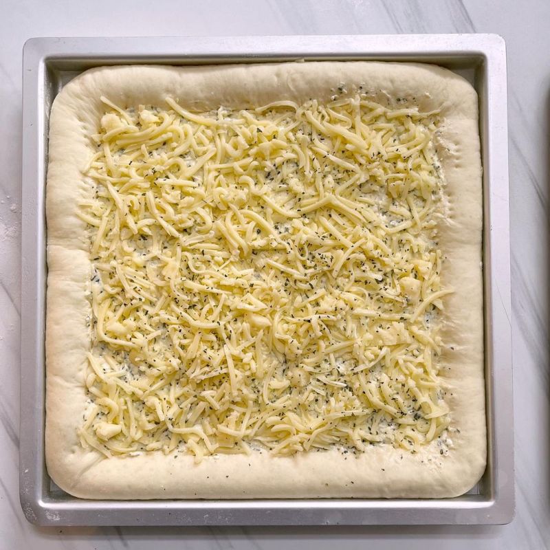 fluffy-garlic-cheese-bread