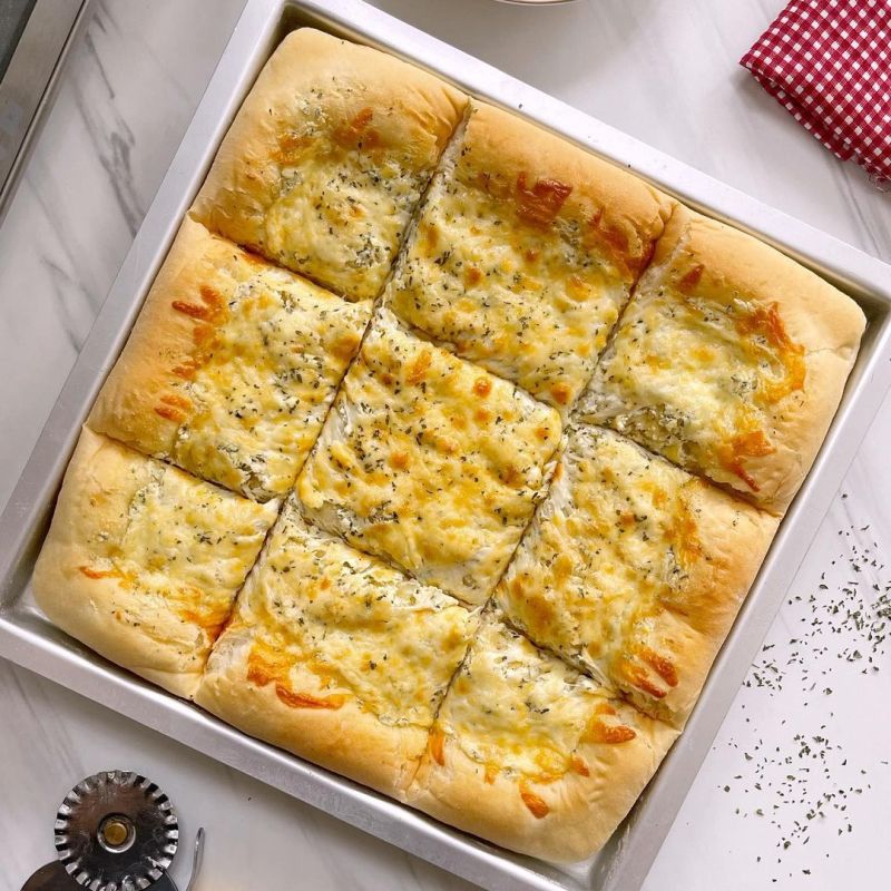 fluffy-garlic-cheese-bread
