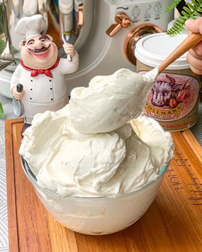 milky-buttercream