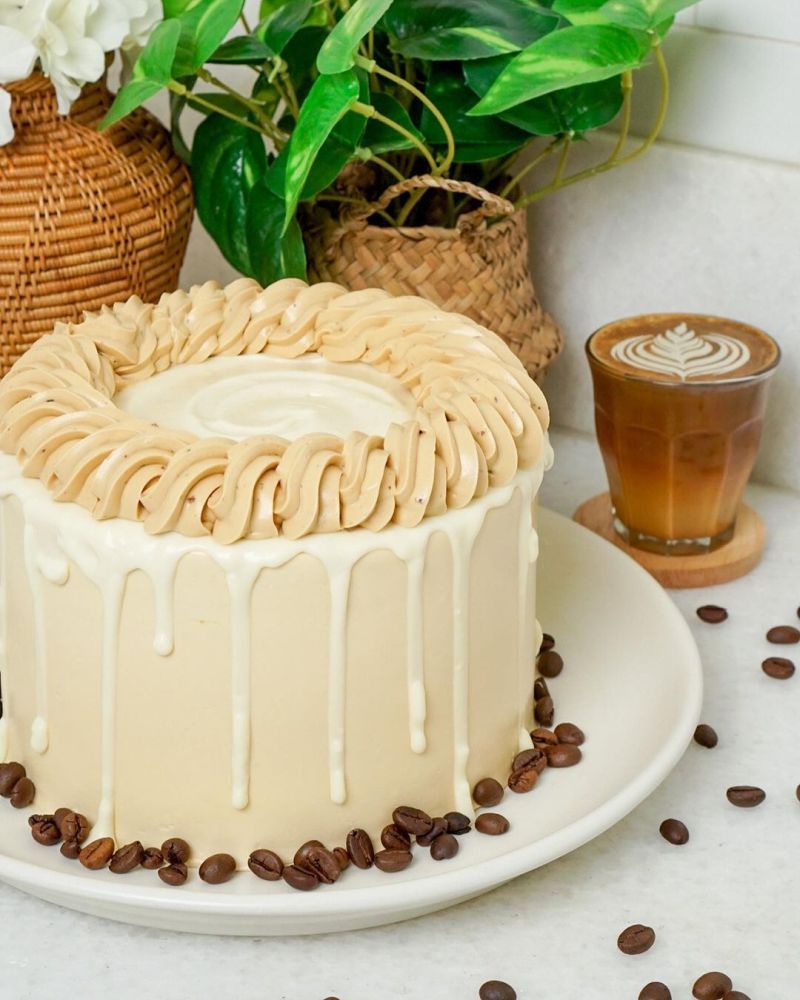 mocha-dulce-de-leche-cake