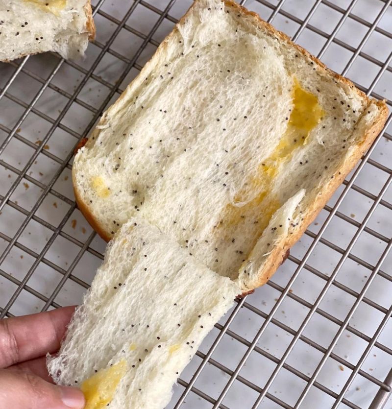 cheese-loaf-bread-poppy-seed