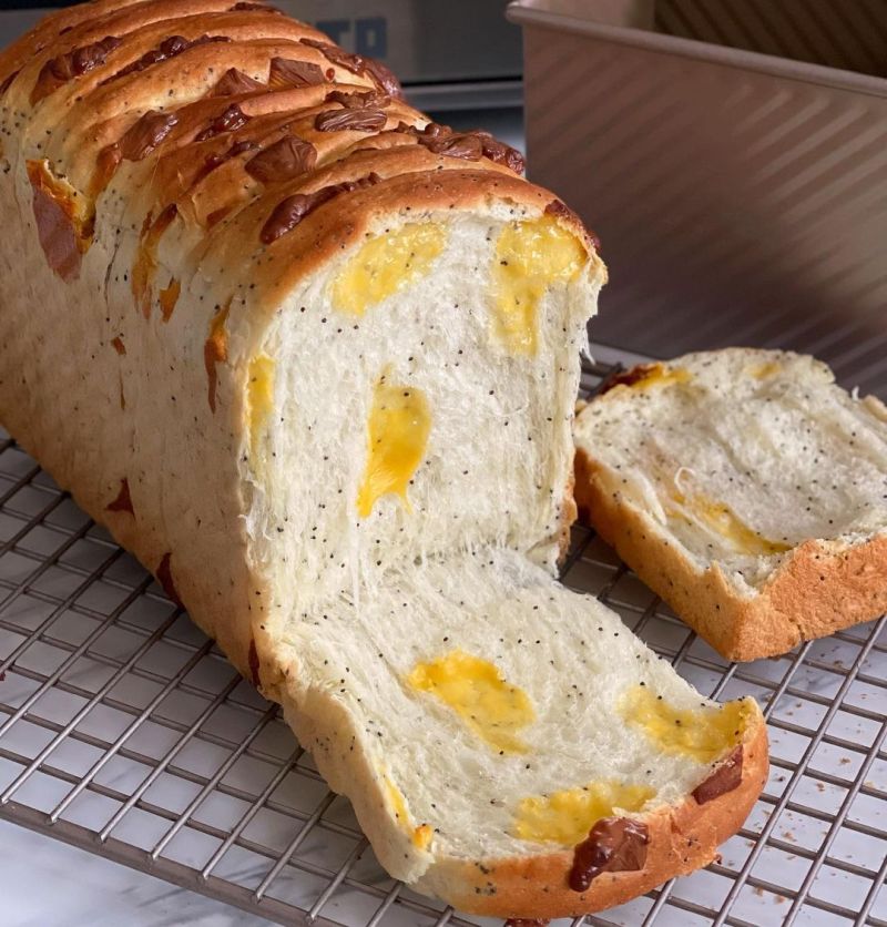 cheese-loaf-bread-poppy-seed