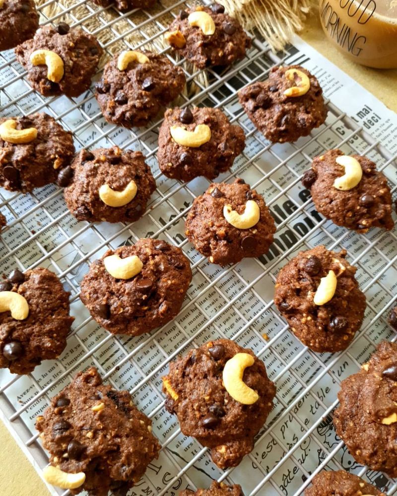 choco-nuts-cookies