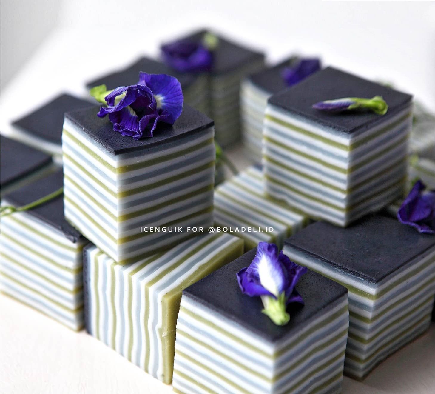 lapis-beras-pandan-telang