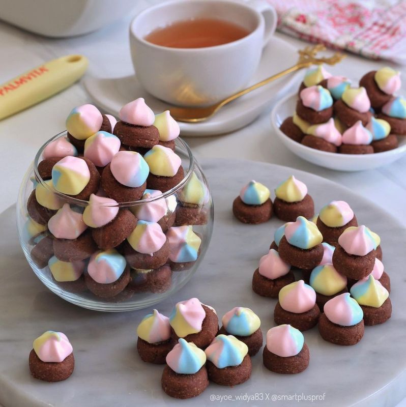 chocolate-almond-cookies
