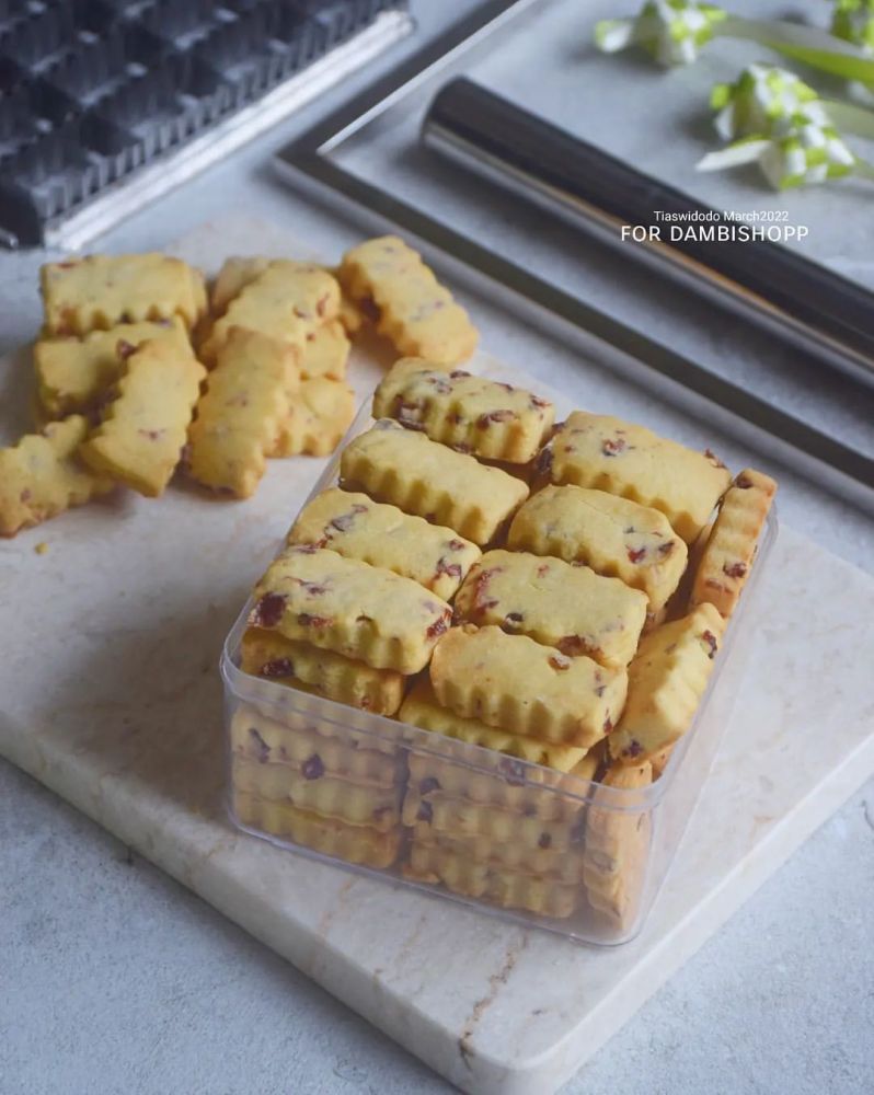 cranberry-butter-cookies
