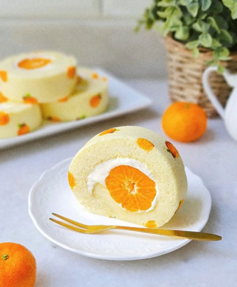 tangerine-swiss-roll-cake
