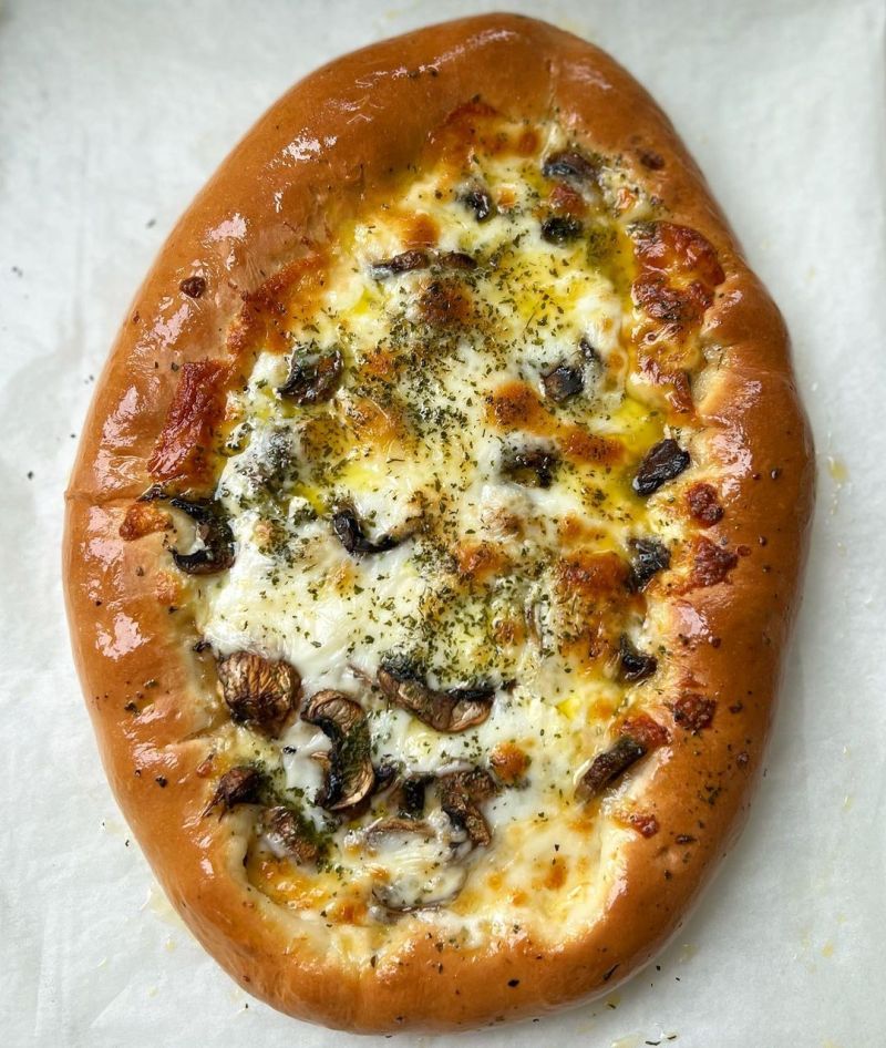 pizza-cheese-boat