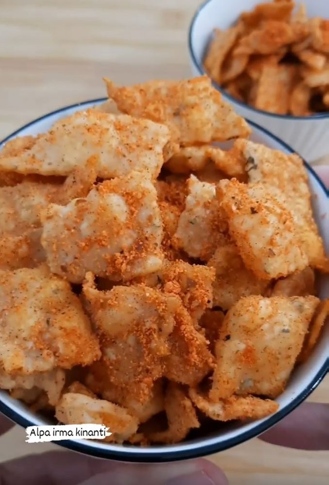 kue-bawang-seledri-pedas