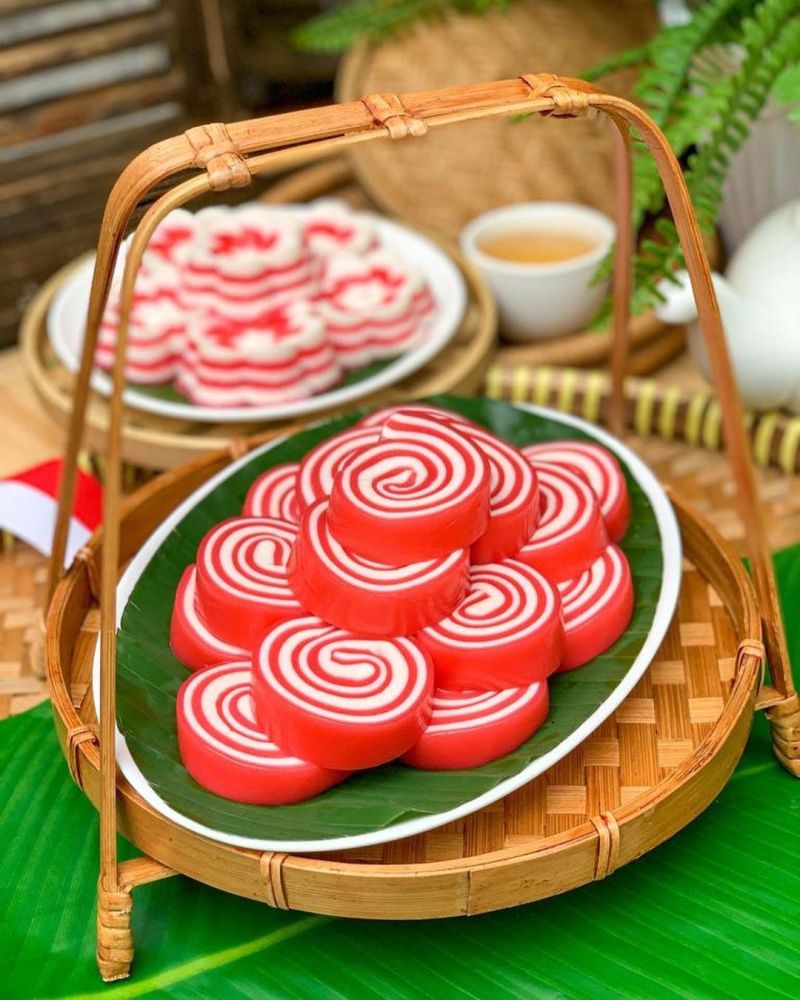 lapis-tapioka-gulung-merah-putih