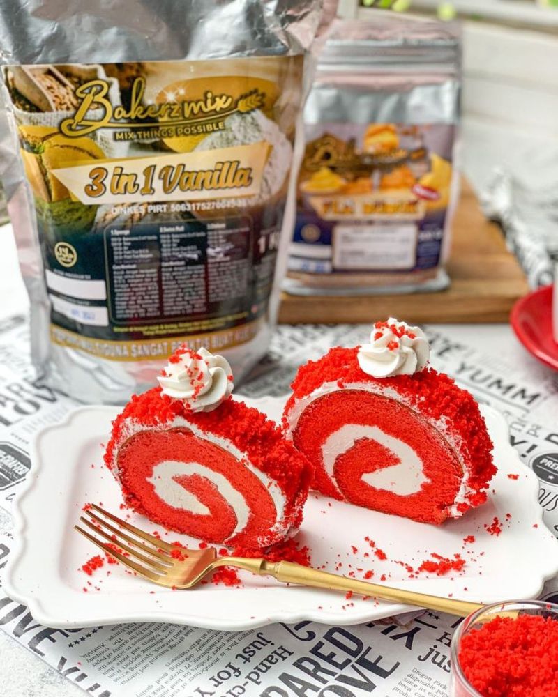 red-velvet-roll-cake