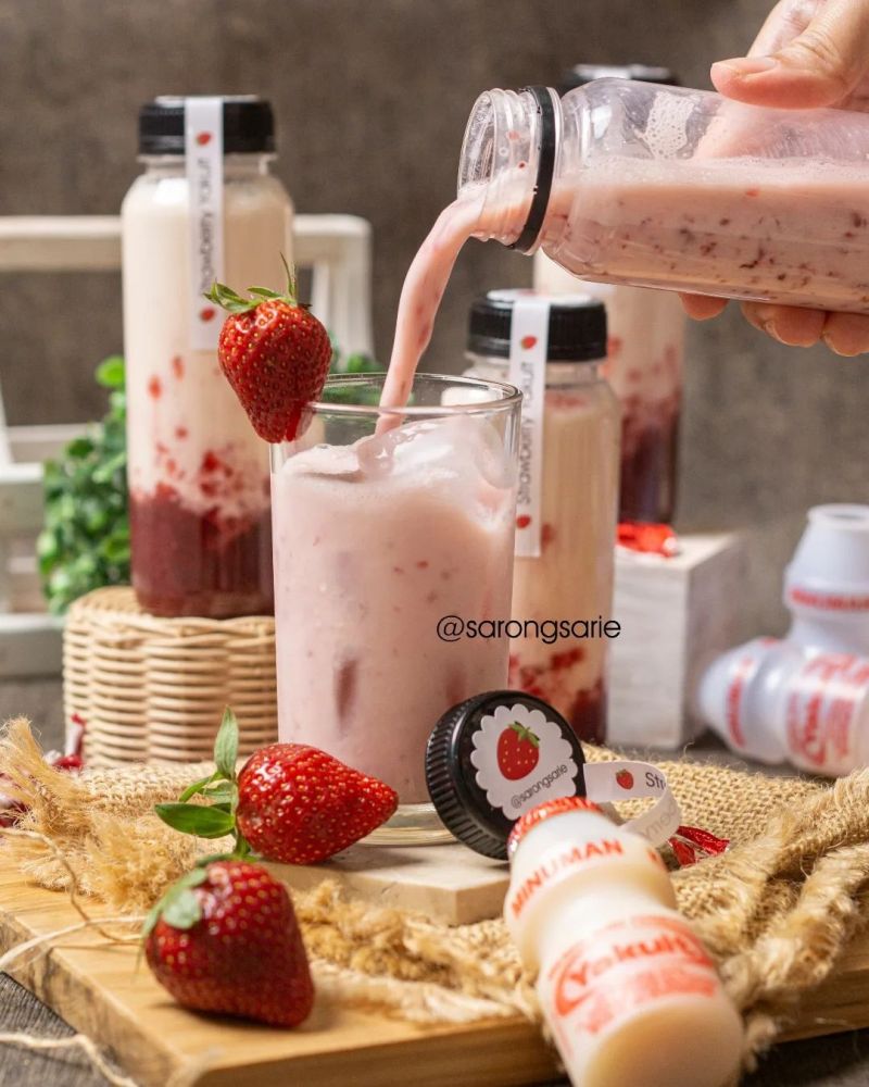 strawberry-yakult