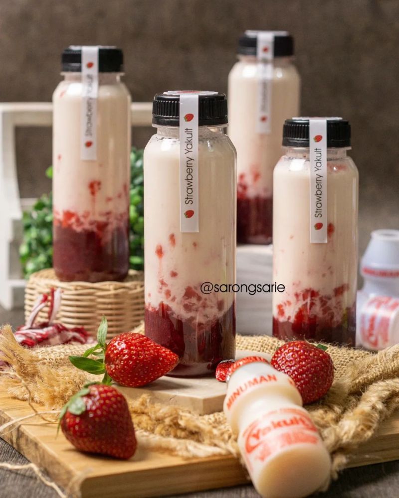 strawberry-yakult
