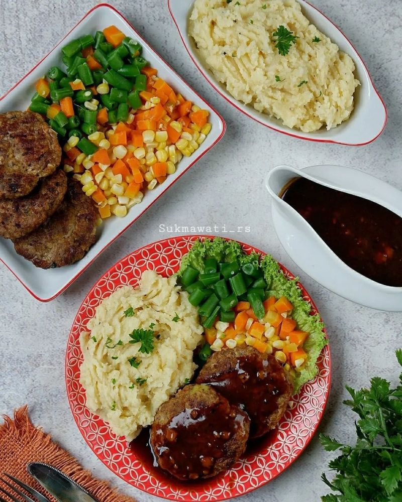 patty-burger-saus-lada-hitam
