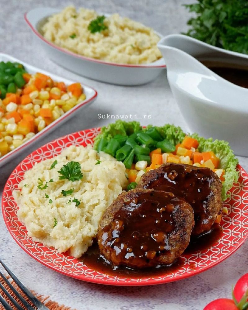 patty-burger-saus-lada-hitam