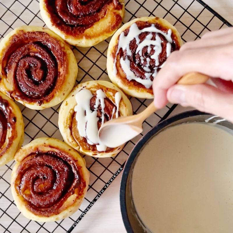 cinnamon-roll-eflon