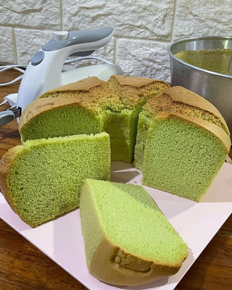 pandan-chiffon-cake