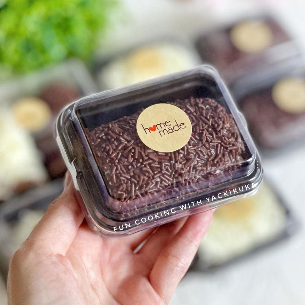 steamed-brownies-mini-roll-cake